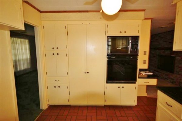 dated-baton-rouge-kitchen (2)